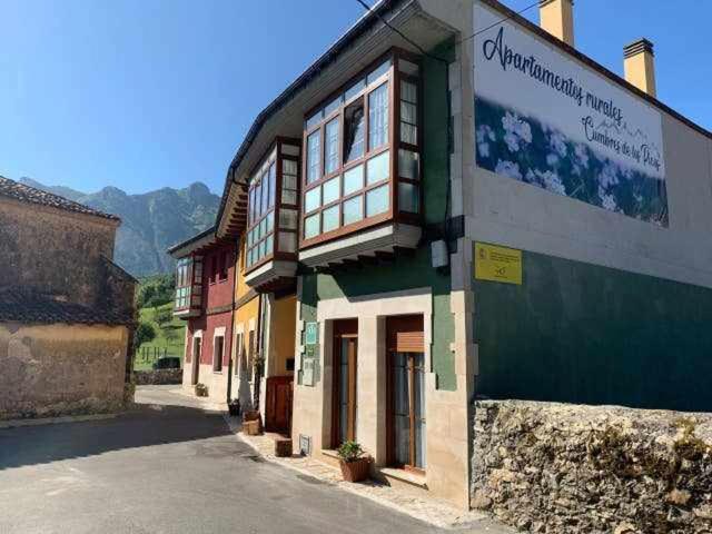 Cumbres De Picos Treparriscos * Poo (Cabrales)